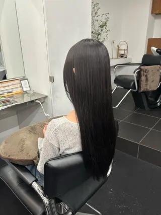 ロング 【ヤマザキアヤメ】 艶カラー/縮毛矯正のヘアスタイル