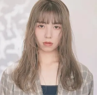 ロング カラー 黒木 栞のヘアスタイル