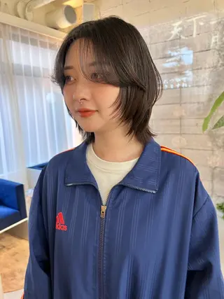 ミディアム 圧倒的デザイン力 店長🎨RENAのヘアスタイル