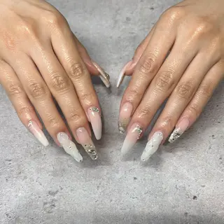 ネイル Bianca浦和🍀 suminaのネイルデザイン