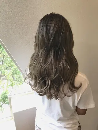 セミロング カラー lani ブリーチ /ダブルカラーのヘアスタイル