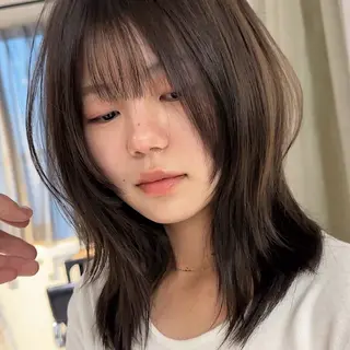 ミディアム 岸本 理希のヘアスタイル