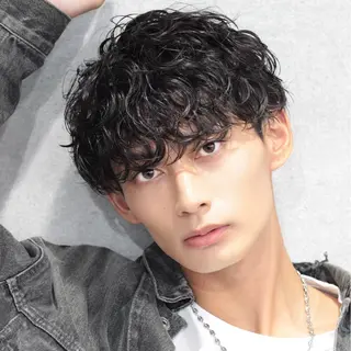 パーマ メンズ 札幌No.1フェザー KAITOのヘアスタイル