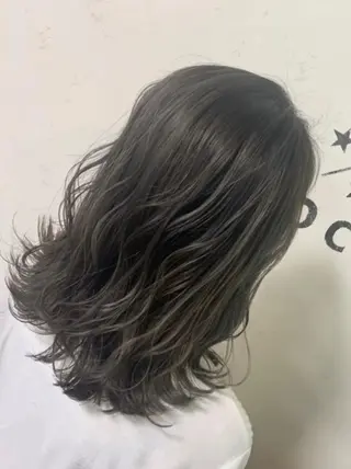 ミディアム 山﨑 大二郎のヘアスタイル