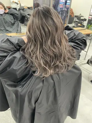 ロング カラー パーマ ヘアアレンジ メンズ キッズ ネイル マツエク・マツパ アイブロウ カラーソムリエ認定 茶屋町Eir岩本のヘアスタイル