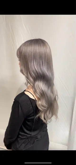 ロング カラー Merlyosaka 早川未来のヘアスタイル