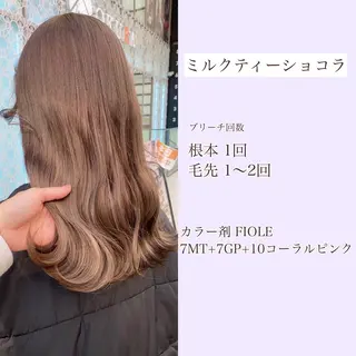 セミロング カラー ヘアアレンジ アイブロウ LAVENDIA 初音のヘアスタイル