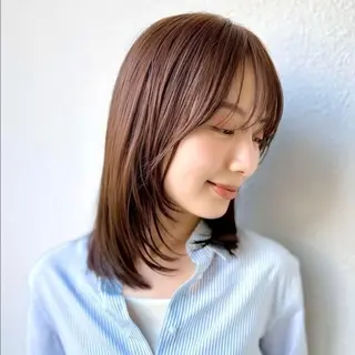 セミロング 艶髪ストレート❇️ レイヤー❇️出町光流のヘアスタイル