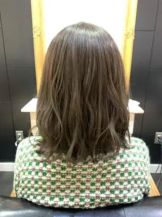 ミディアム イケダ ハルカのヘアスタイル