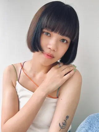ミディアム Ｖｉｏｔ  銀座 樋口 桃佳のヘアスタイル
