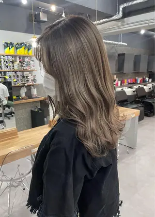 ミディアム カラー 西村あきや トレンド韓国ヘアのヘアスタイル