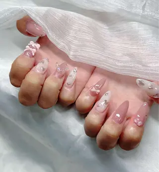 ネイル Lee Nailsのネイルデザイン