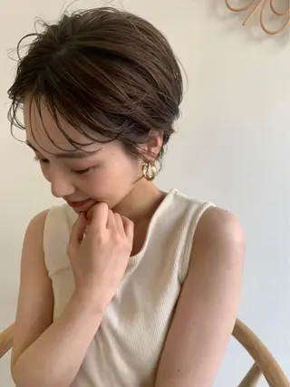 ショート ボブ/ハイトーン REINAのヘアスタイル