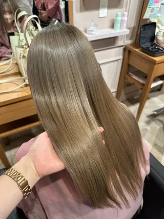 ロング 丸尾 沙弥香のヘアスタイル