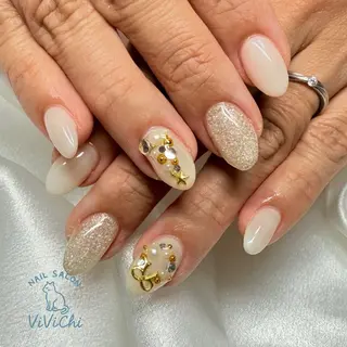 ネイル ViViChi 梨帆のネイルデザイン