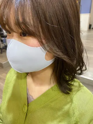 ミディアム 小林 朋花のヘアスタイル