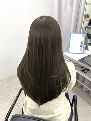 ロング カラー 柔らかオリーブ🌿 HIMARI🌻のヘアスタイル