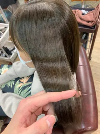 セミロング 髪質改善ayame 横山諒のヘアスタイル
