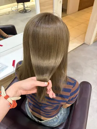 ミディアム 南 宥衣のヘアスタイル