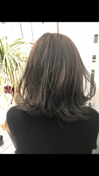 ミディアム カラー 白髪ぼかしハイライト バレイヤージュヤマトのヘアスタイル