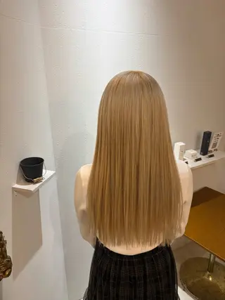 ロング 🩶ハイトーン🖤 URARAのヘアスタイル