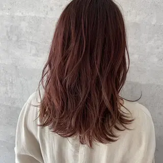 ミディアム シモウラ アオイのヘアスタイル