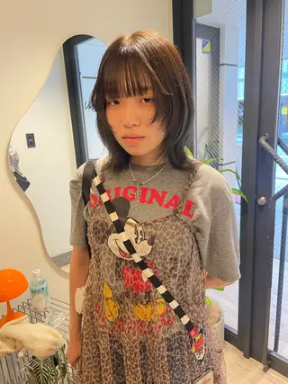 ミディアム カラー 渋谷 留菜のヘアスタイル