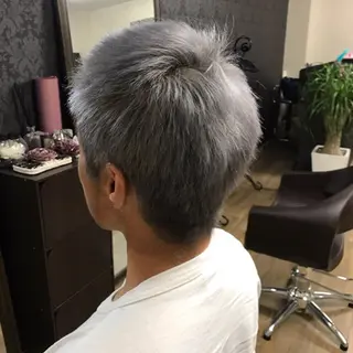 ショート カラー メンズ 池田 景子のヘアスタイル