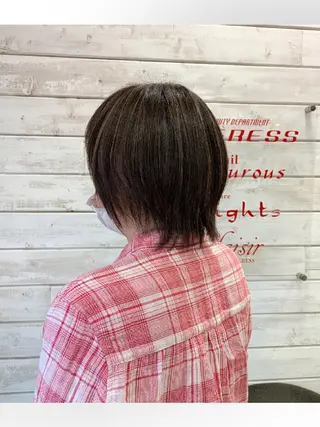 ショート Yoko ハイライトのヘアスタイル