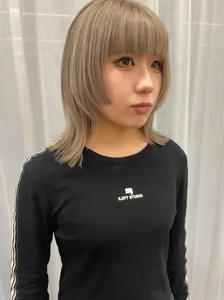 ミディアム Authen. soraのヘアスタイル