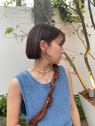 ショート カラー ミルクティー× グレージュMOMOのヘアスタイル