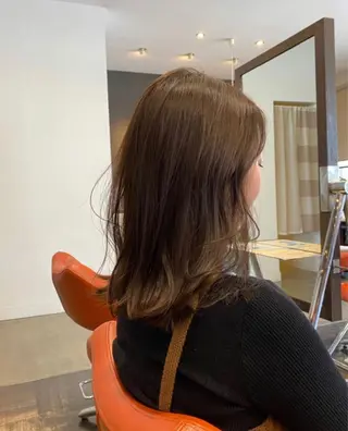 セミロング カラー デザインカラー🌈 高木リョウのヘアスタイル