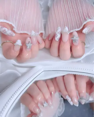 ロング ネイル マツエク・マツパ アイブロウ merci nailのネイルデザイン