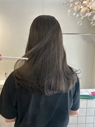 セミロング カラー Koto🌿 ブリーチなしカラーのヘアスタイル