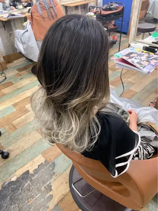 ミディアム カラー Hair's RooMのヘアスタイル