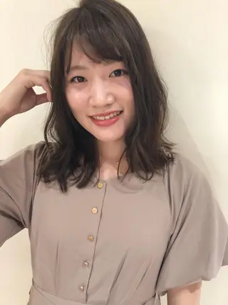 ミディアム カラー 相原 美咲のヘアスタイル