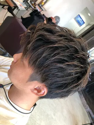 カラー メンズ 小森 拓哉のヘアスタイル
