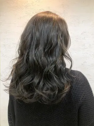 ロング 女性に人気♪ はやしほのかのヘアスタイル