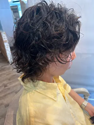 ミディアム パーマ メンズ ヤマダ タケトのヘアスタイル