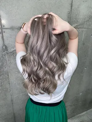 ロング カラー 岡留 愛美のヘアスタイル