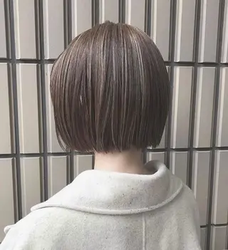 ショート ヒナ/酸性ストレート ・艶カラー🌿のヘアスタイル