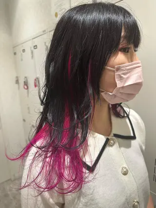 ミディアム シールエクステ/ ブリーチカラーのヘアスタイル