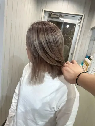 ミディアム カラー 桑原 由理のヘアスタイル