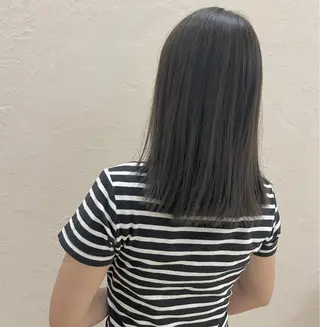 セミロング カラー 高石 未唯のヘアスタイル