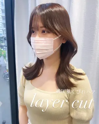 セミロング カラー 韓国レイヤーカット/ ダブルカラーのヘアスタイル