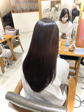 ロング mei / レイヤー 顔まわり 🤍のヘアスタイル
