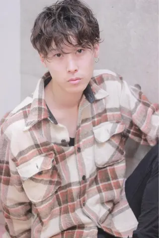 ショート カラー パーマ メンズ 及川 光のヘアスタイル