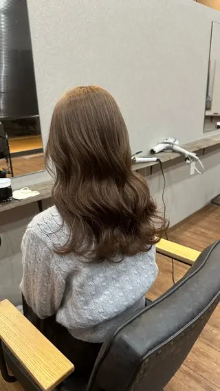 ロング カラー 鵜飼 真伍のヘアスタイル