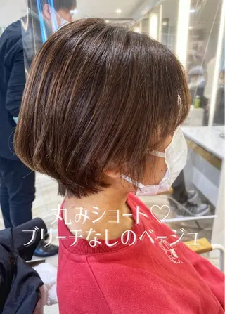 ショート カラー パーマ 小顔レイヤー/ ベージュ🤍Rieのヘアスタイル