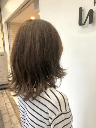 ミディアム カラー 東條 克義のヘアスタイル